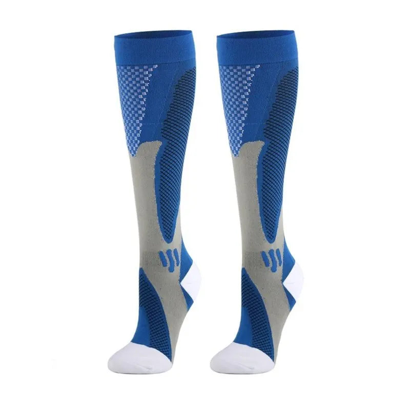 Blue compression socks for men and women, designed for varicose veins and diabetic support, ideal for sports and hiking.