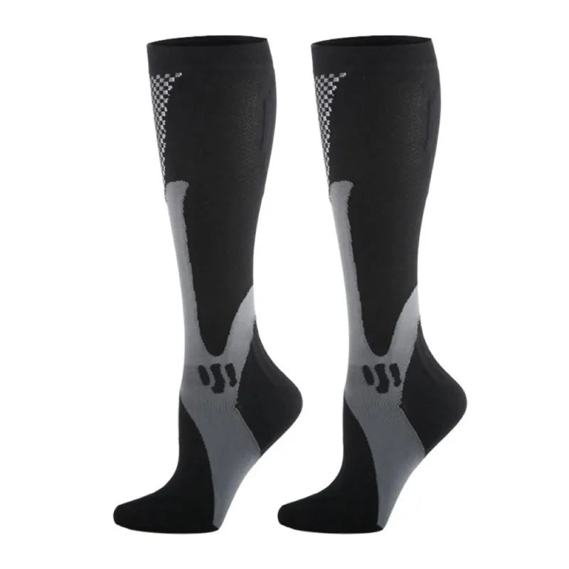 Black compression socks with geometric design for varicose veins, suitable for sports, hiking, and diabetes relief.
