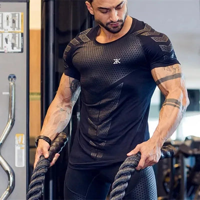 Men's quick-dry sports T-shirt, black, designed for fitness training, bodybuilding, and summer workouts.