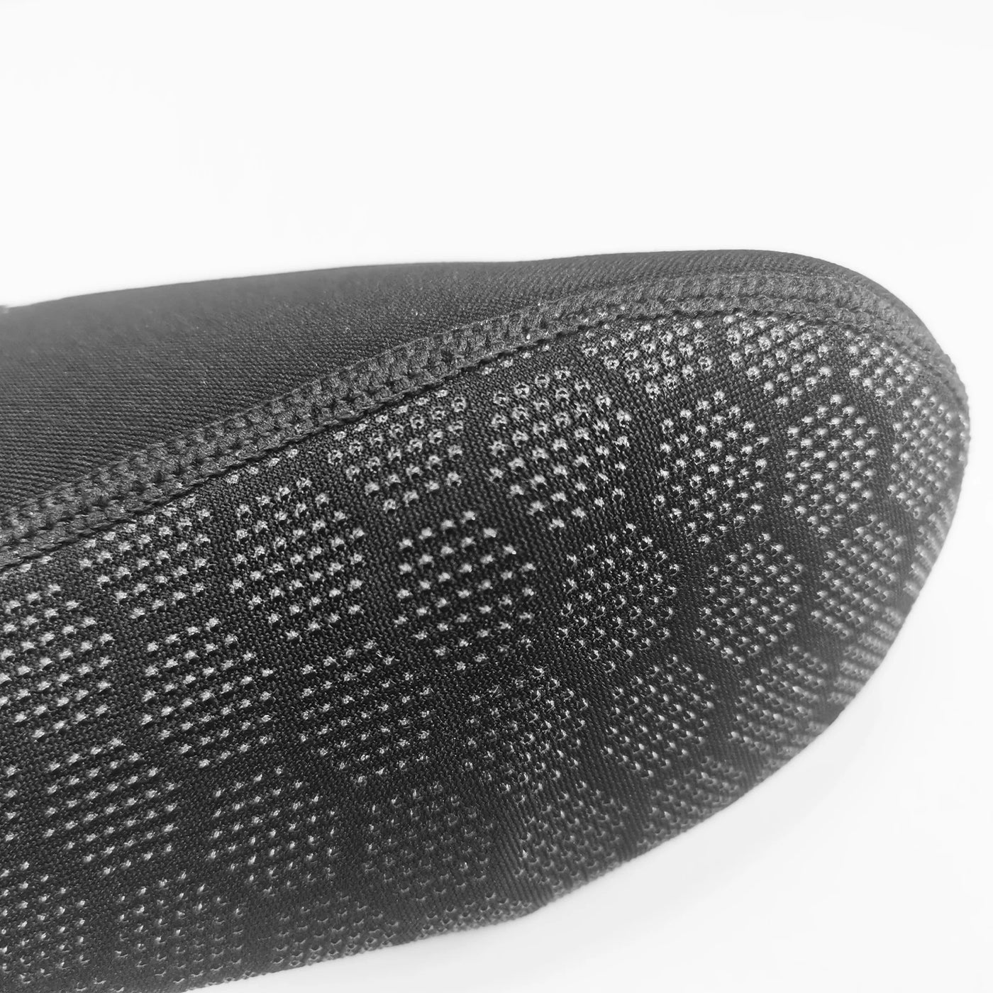 HiTurbo 3mm neoprene water socks with anti-slip honeycomb sole for diving, swimming, and surfing.