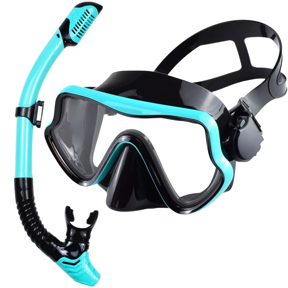 Scuba diving mask and snorkel set for adults with tempered glass and professional panoramic design, ideal for snorkeling and swimming.