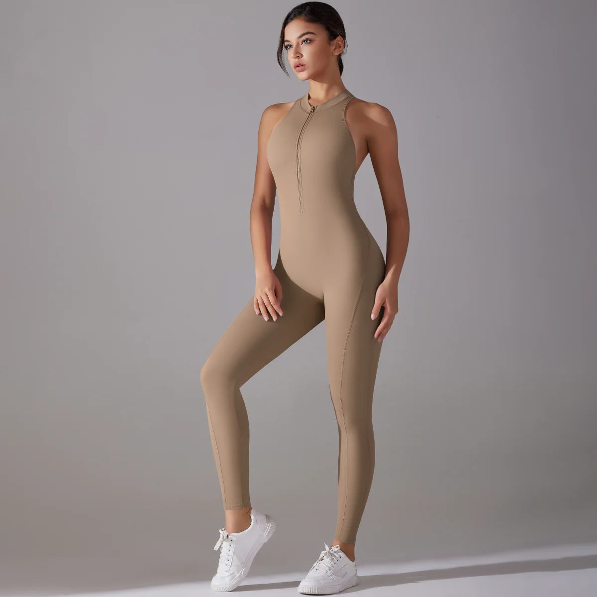 Women’s bodysuit in beige, designed for tummy control and butt lifting, ideal for workouts and yoga.