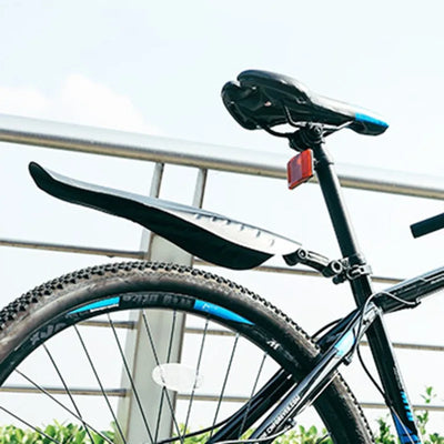 Bicycle fender made of soft plastic for splash protection, ideal accessory for mountain bikes.