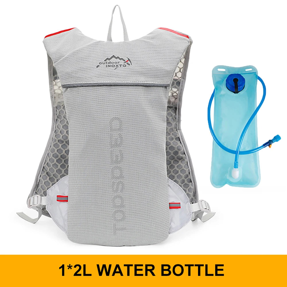 Ultralight hydration running vest with breathable design and a 2L water bottle for outdoor activities.