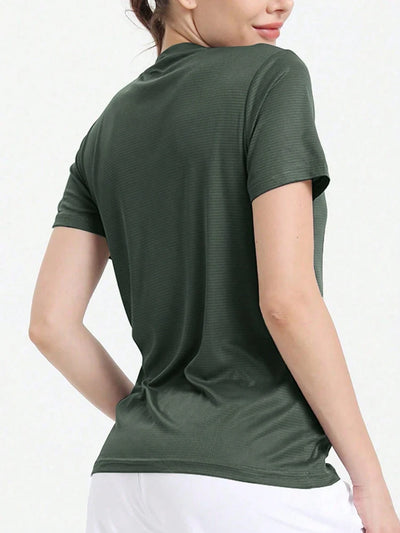 Women's solid color ultralight quick-dry sport t-shirt, breathable and lightweight for running and gym activities.